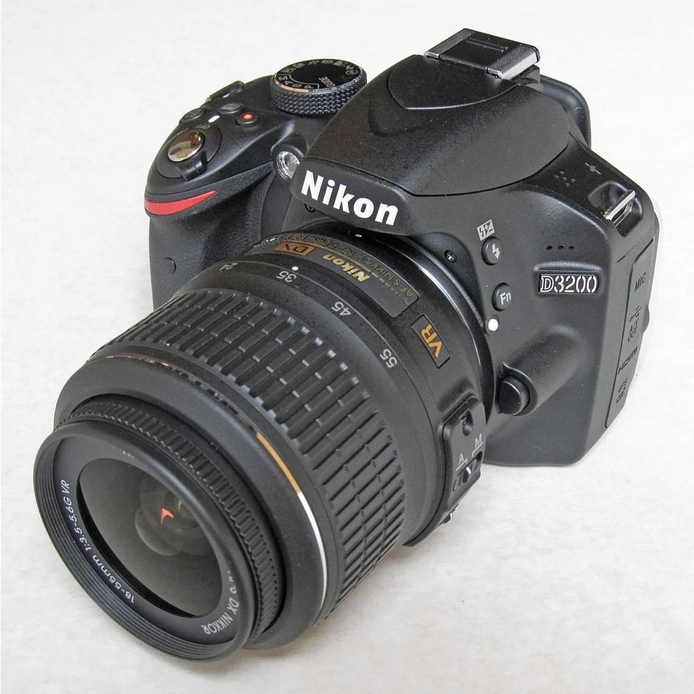 Nikon D3200 24.2 MP CMOS Digital SLR with 18-55mm f/3.5-5.6